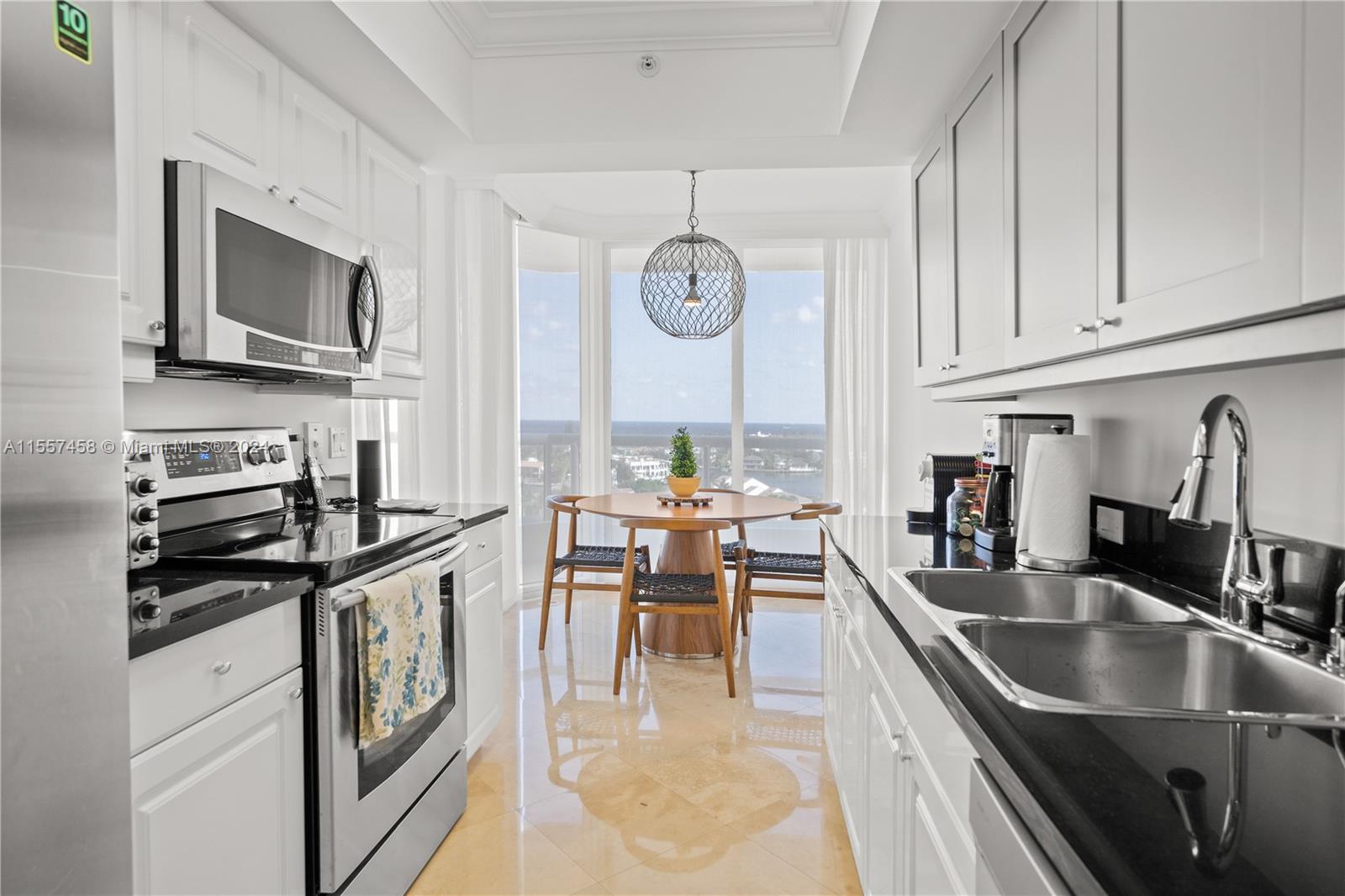 Aventura, Florida 33180, 3 Bedrooms Bedrooms, ,2 BathroomsBathrooms,Residentiallease,For Rent,A11557458