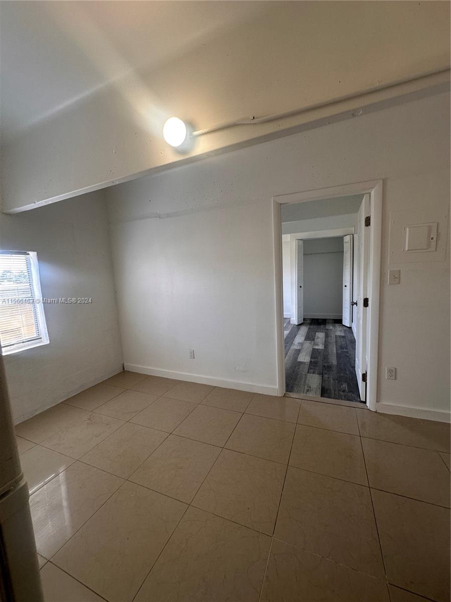 1610 N Dixie Hwy 211, Hollywood, Florida 33020, 1 Bedroom Bedrooms, ,1 BathroomBathrooms,Residentiallease,For Rent,1610 N Dixie Hwy 211,A11566463