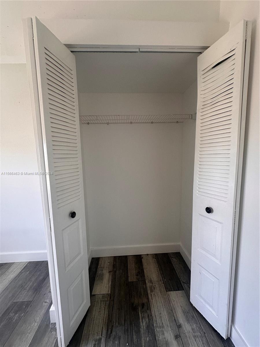 1610 N Dixie Hwy 211, Hollywood, Florida 33020, 1 Bedroom Bedrooms, ,1 BathroomBathrooms,Residentiallease,For Rent,1610 N Dixie Hwy 211,A11566463