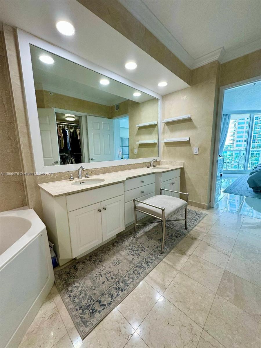 3370 Hidden Bay Dr 614, Aventura, Florida 33180, 2 Bedrooms Bedrooms, ,2 BathroomsBathrooms,Residentiallease,For Rent,3370 Hidden Bay Dr 614,A11566475