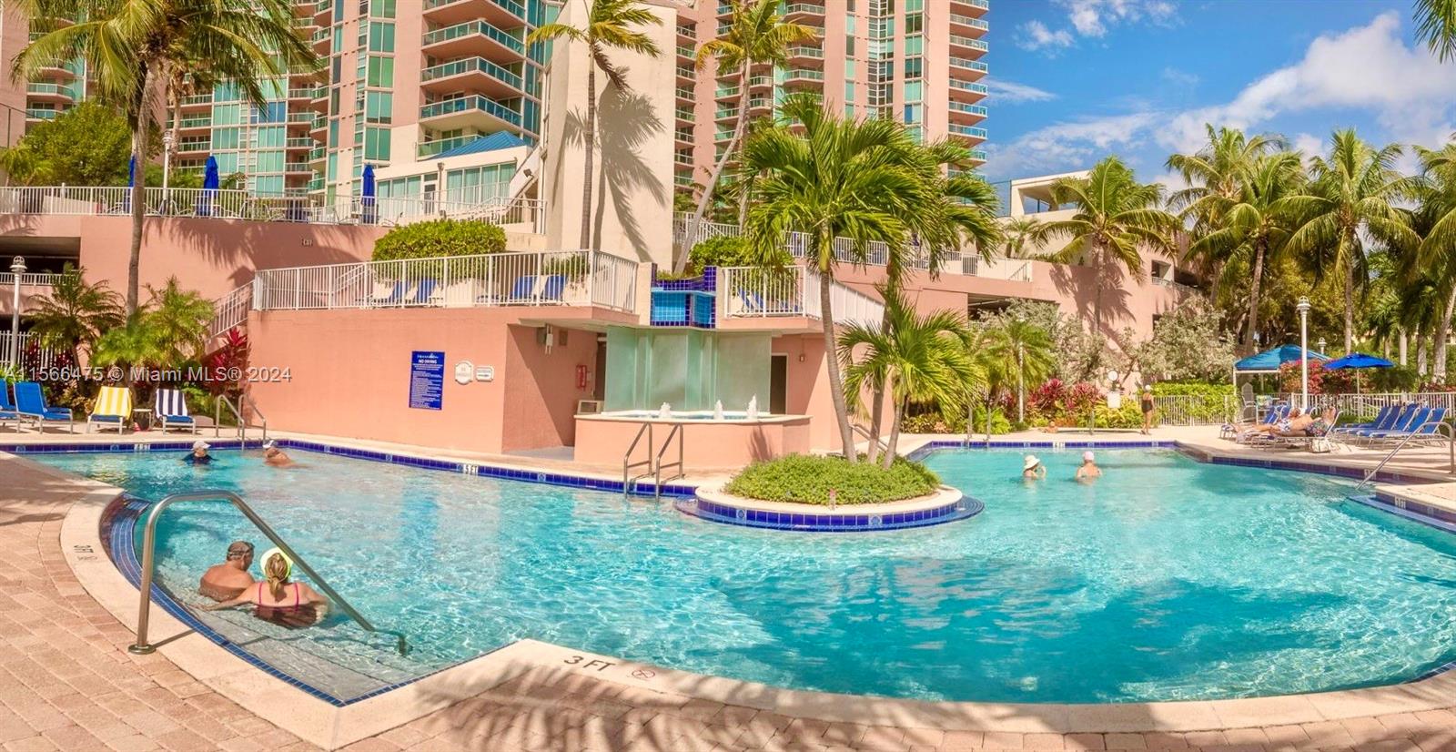 Bayside Pool & Hot Tub