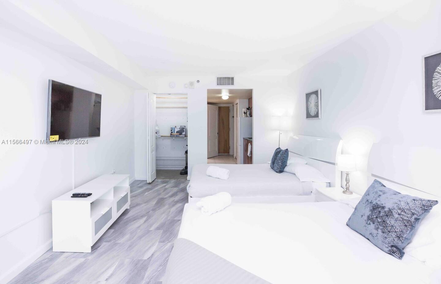 1200 Brickell Bay Dr 2016, Miami, Florida 33131, ,1 BathroomBathrooms,Residential,For Sale,1200 Brickell Bay Dr 2016,A11566497