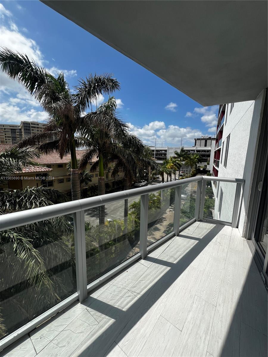 2600 E Hallandale Beach Blvd T401, Hallandale Beach, Florida 33009, 3 Bedrooms Bedrooms, ,3 BathroomsBathrooms,Residential,For Sale,2600 E Hallandale Beach Blvd T401,A11565690
