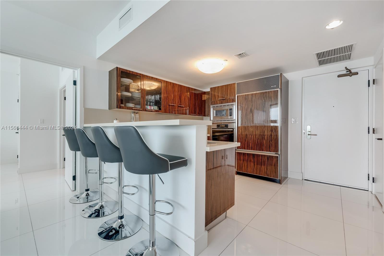 6799 Collins Ave 1704, Miami Beach, Florida 33141, 2 Bedrooms Bedrooms, ,2 BathroomsBathrooms,Residentiallease,For Rent,6799 Collins Ave 1704,A11566444