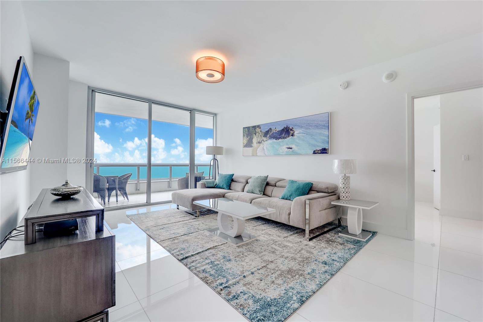 6799 Collins Ave 1704, Miami Beach, Florida 33141, 2 Bedrooms Bedrooms, ,2 BathroomsBathrooms,Residentiallease,For Rent,6799 Collins Ave 1704,A11566444