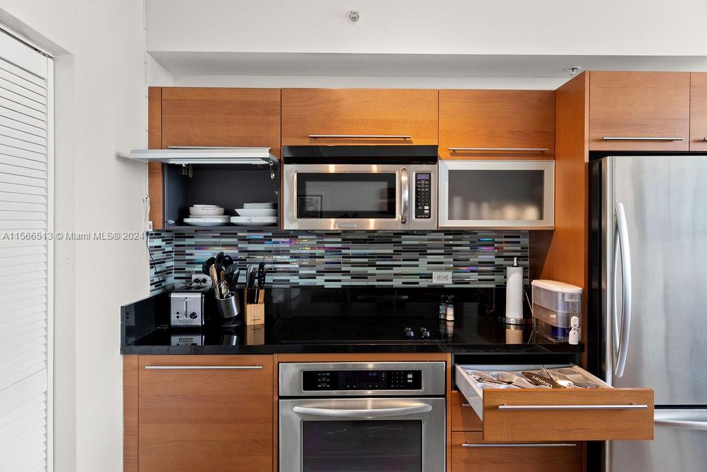 244 Biscayne Blvd 402, Miami, Florida 33132, 2 Bedrooms Bedrooms, ,2 BathroomsBathrooms,Residentiallease,For Rent,244 Biscayne Blvd 402,A11566513