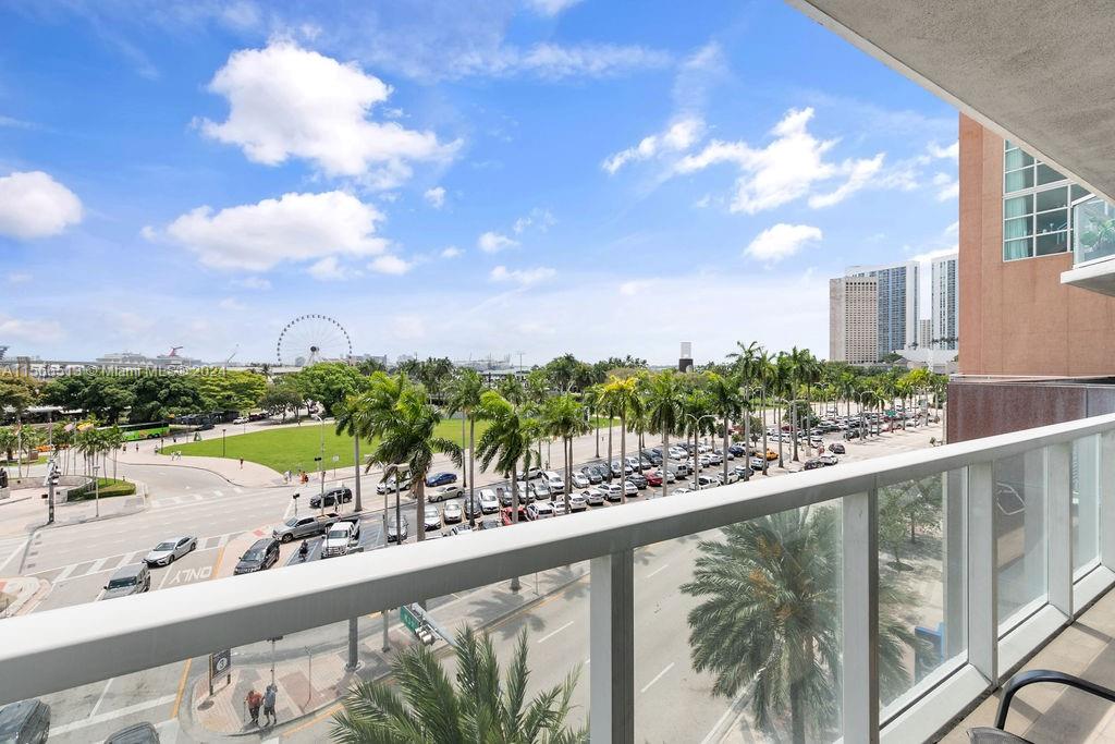 244 Biscayne Blvd 402, Miami, Florida 33132, 2 Bedrooms Bedrooms, ,2 BathroomsBathrooms,Residentiallease,For Rent,244 Biscayne Blvd 402,A11566513
