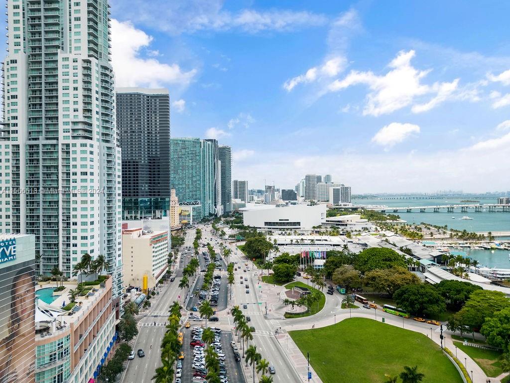244 Biscayne Blvd 402, Miami, Florida 33132, 2 Bedrooms Bedrooms, ,2 BathroomsBathrooms,Residentiallease,For Rent,244 Biscayne Blvd 402,A11566513