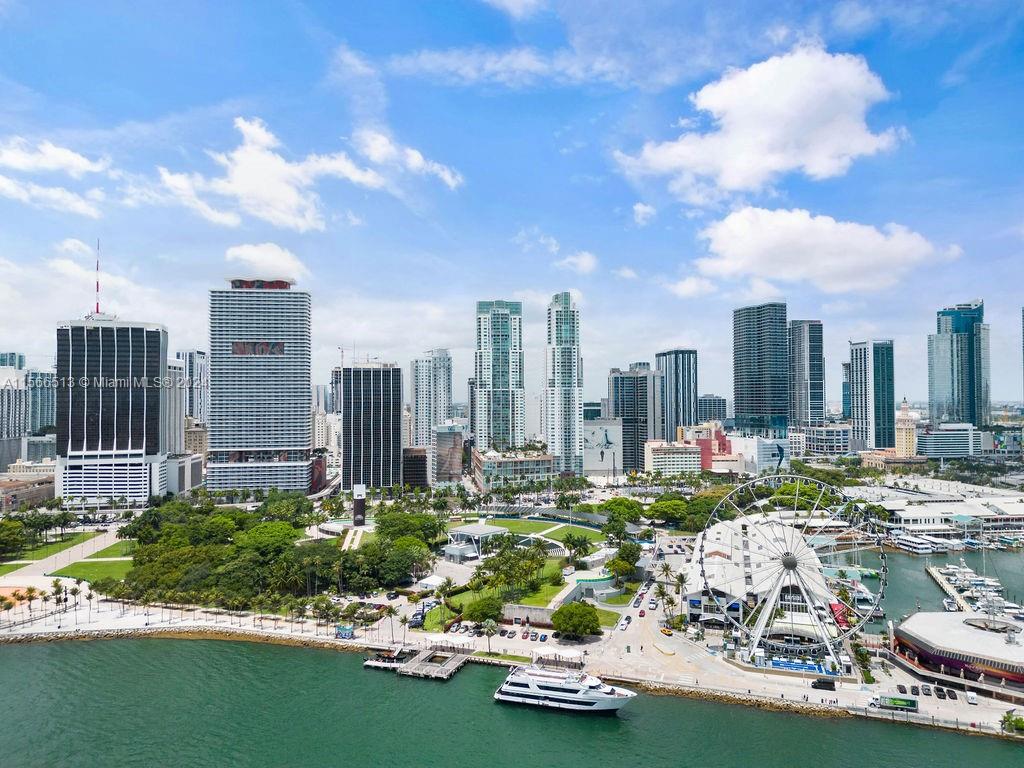 244 Biscayne Blvd 402, Miami, Florida 33132, 2 Bedrooms Bedrooms, ,2 BathroomsBathrooms,Residentiallease,For Rent,244 Biscayne Blvd 402,A11566513