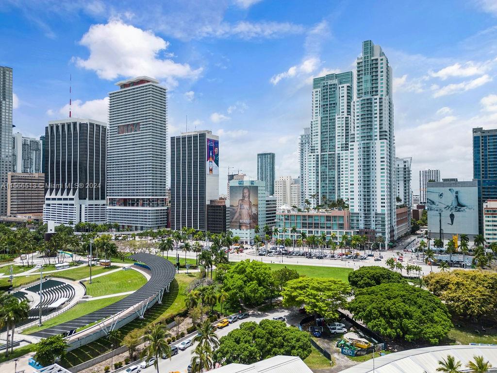 244 Biscayne Blvd 402, Miami, Florida 33132, 2 Bedrooms Bedrooms, ,2 BathroomsBathrooms,Residentiallease,For Rent,244 Biscayne Blvd 402,A11566513