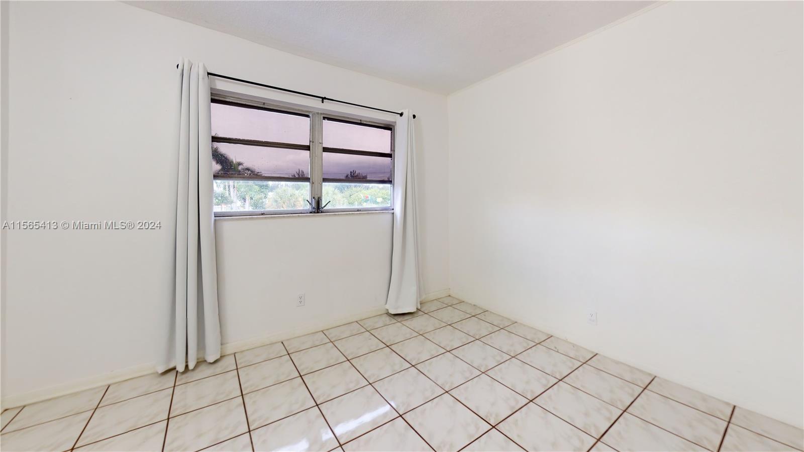 580 Egret Dr 302, Hallandale Beach, Florida 33009, 2 Bedrooms Bedrooms, ,2 BathroomsBathrooms,Residentiallease,For Rent,580 Egret Dr 302,A11565413