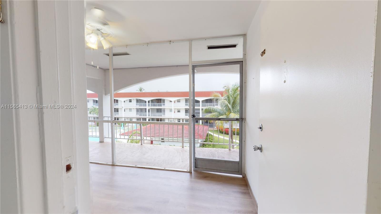 580 Egret Dr 302, Hallandale Beach, Florida 33009, 2 Bedrooms Bedrooms, ,2 BathroomsBathrooms,Residentiallease,For Rent,580 Egret Dr 302,A11565413