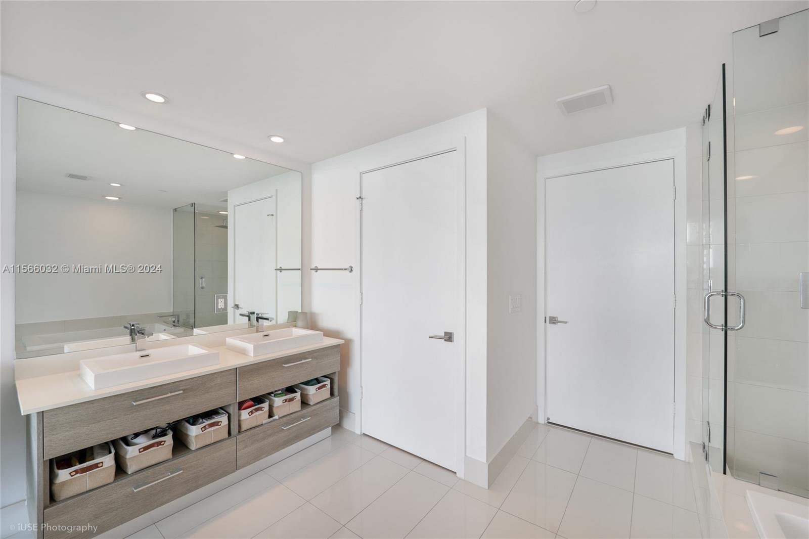 650 NE 32nd St 2101, Miami, Florida 33137, 3 Bedrooms Bedrooms, ,3 BathroomsBathrooms,Residential,For Sale,650 NE 32nd St 2101,A11566032