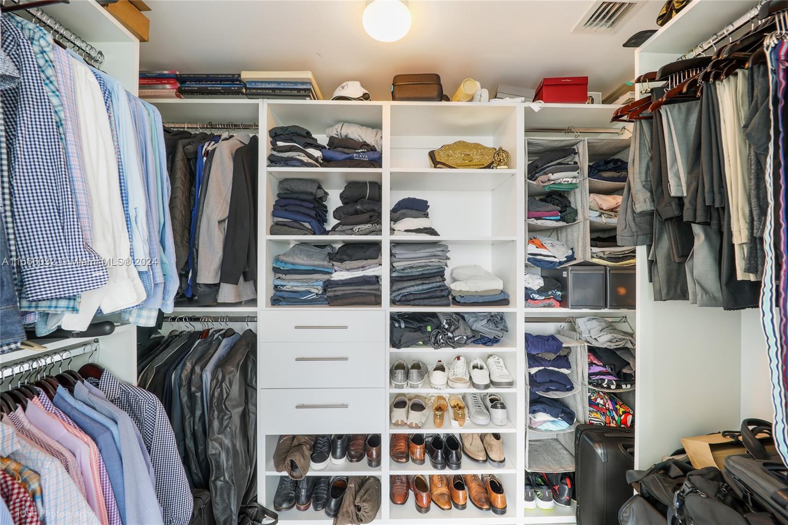 650 NE 32nd St 2101, Miami, Florida 33137, 3 Bedrooms Bedrooms, ,3 BathroomsBathrooms,Residential,For Sale,650 NE 32nd St 2101,A11566032