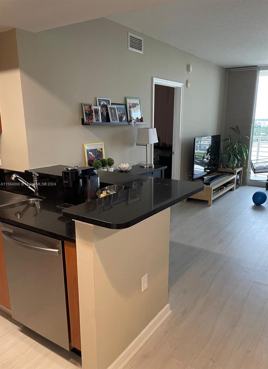 18800 NE 29th Ave 816, Aventura, Florida 33180, 2 Bedrooms Bedrooms, ,2 BathroomsBathrooms,Residential,For Sale,18800 NE 29th Ave 816,A11564890