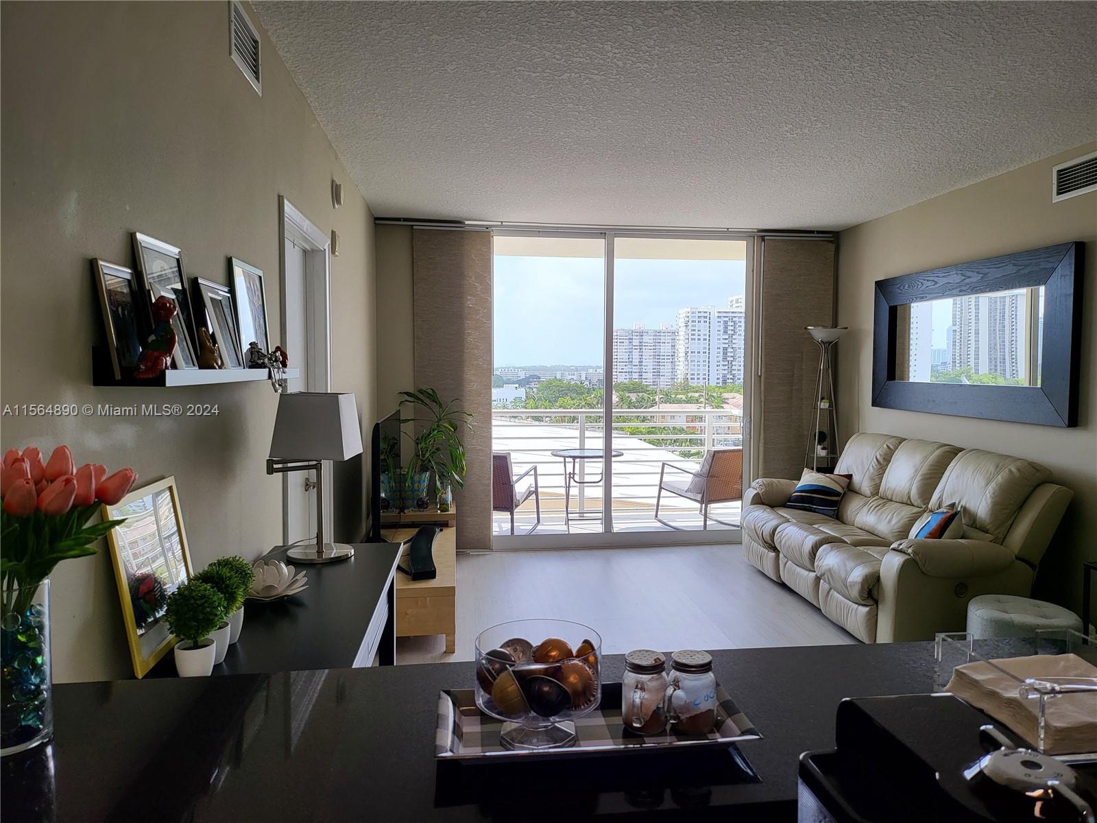 18800 NE 29th Ave 816, Aventura, Florida 33180, 2 Bedrooms Bedrooms, ,2 BathroomsBathrooms,Residential,For Sale,18800 NE 29th Ave 816,A11564890