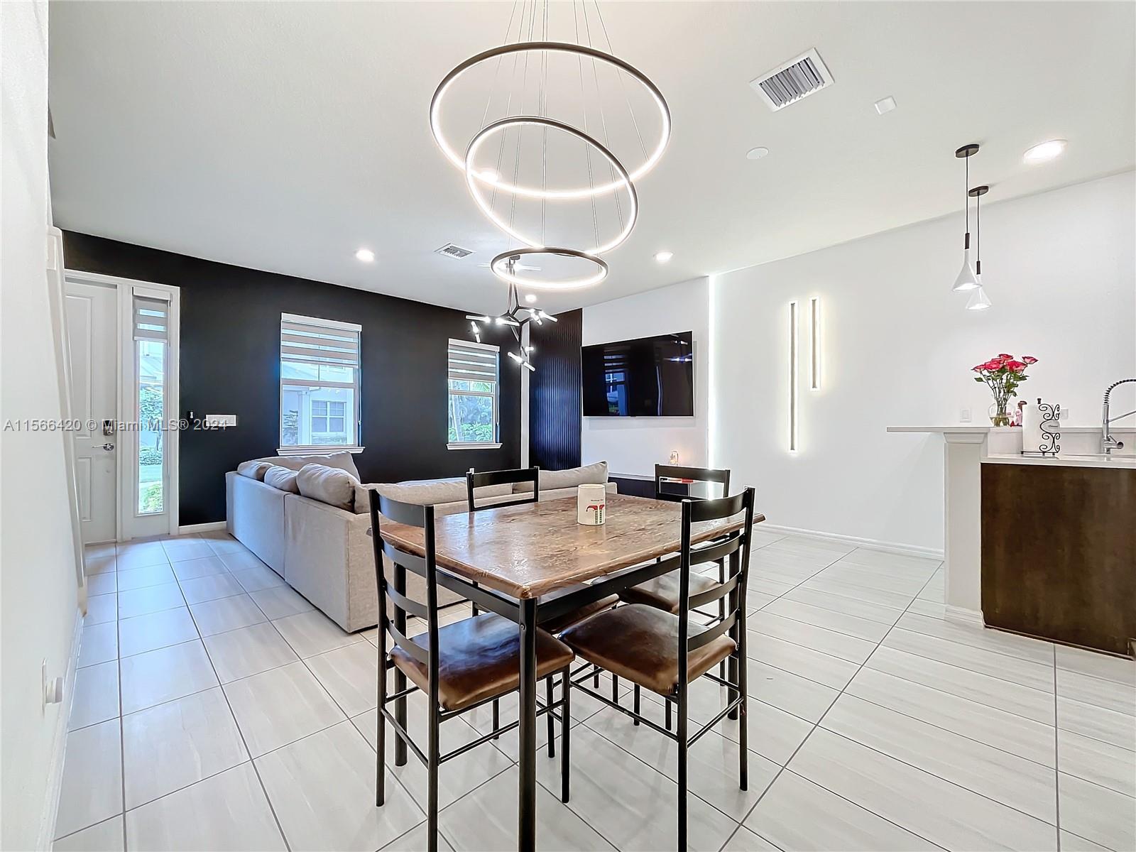 5040 Eucalyptus Dr 2, Hollywood, Florida 33021, 3 Bedrooms Bedrooms, ,2 BathroomsBathrooms,Residentiallease,For Rent,5040 Eucalyptus Dr 2,A11566420