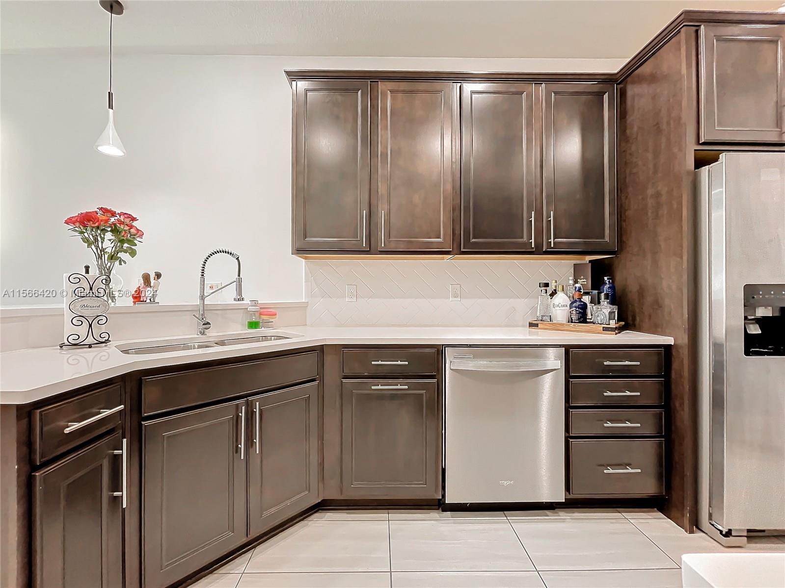 5040 Eucalyptus Dr 2, Hollywood, Florida 33021, 3 Bedrooms Bedrooms, ,2 BathroomsBathrooms,Residentiallease,For Rent,5040 Eucalyptus Dr 2,A11566420