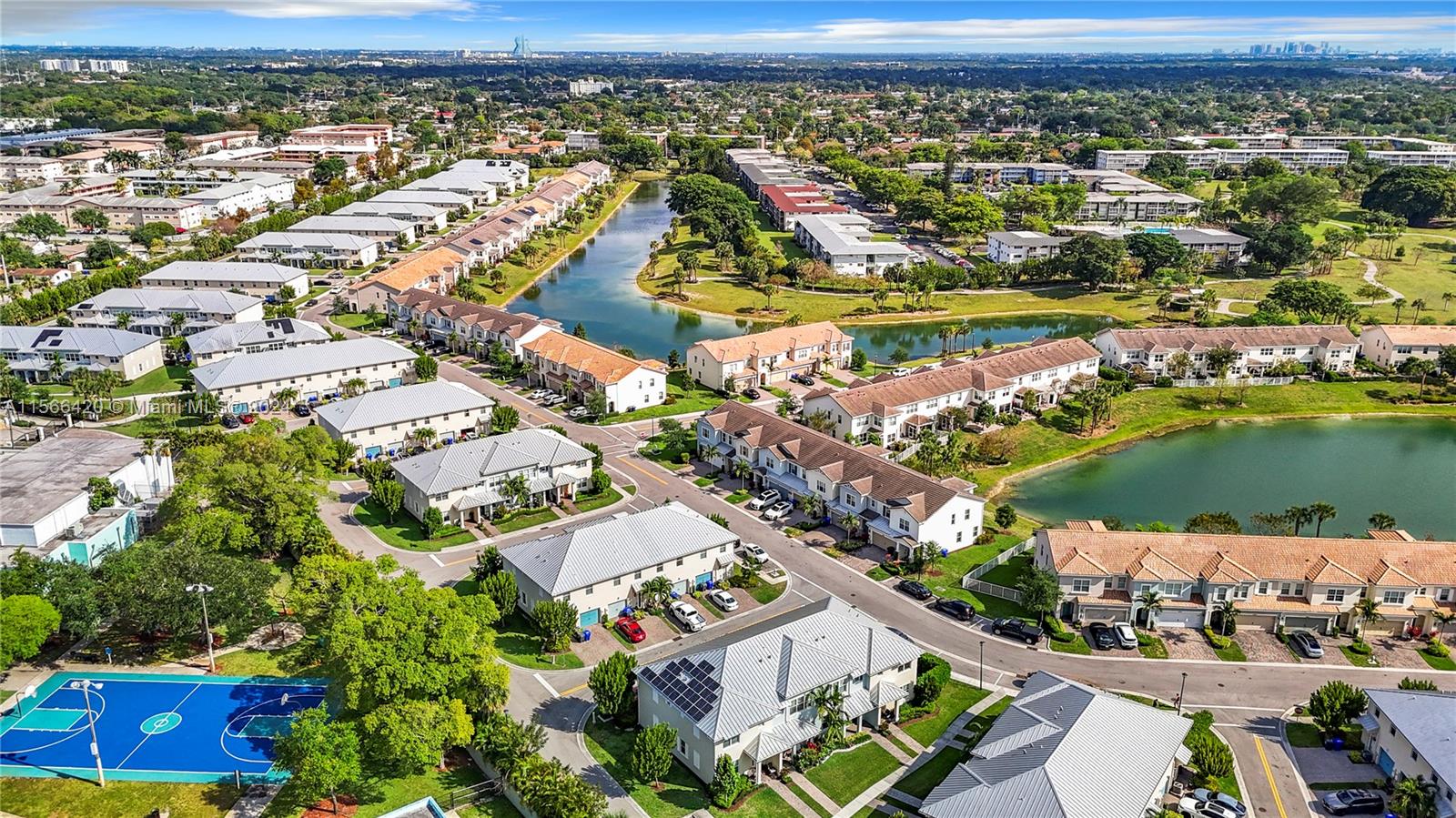 5040 Eucalyptus Dr 2, Hollywood, Florida 33021, 3 Bedrooms Bedrooms, ,2 BathroomsBathrooms,Residentiallease,For Rent,5040 Eucalyptus Dr 2,A11566420