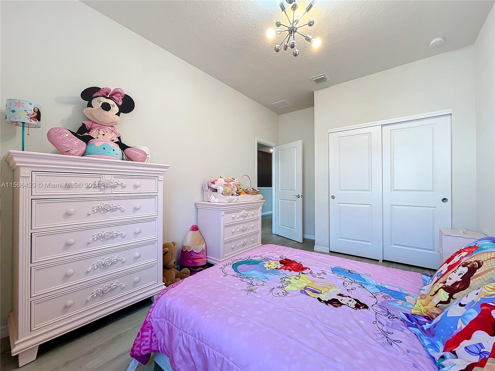 5040 Eucalyptus Dr 2, Hollywood, Florida 33021, 3 Bedrooms Bedrooms, ,2 BathroomsBathrooms,Residentiallease,For Rent,5040 Eucalyptus Dr 2,A11566420