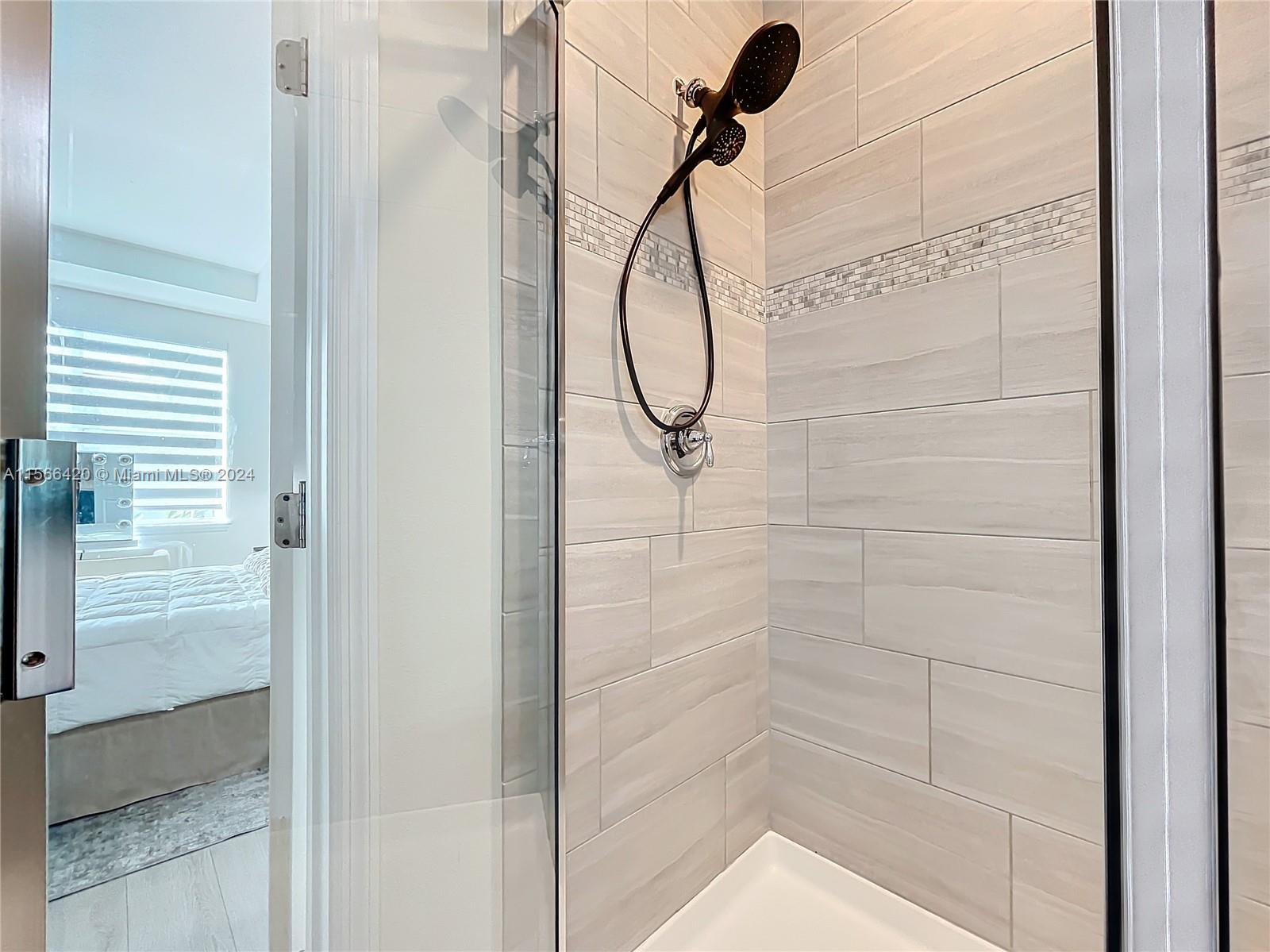 5040 Eucalyptus Dr 2, Hollywood, Florida 33021, 3 Bedrooms Bedrooms, ,2 BathroomsBathrooms,Residentiallease,For Rent,5040 Eucalyptus Dr 2,A11566420