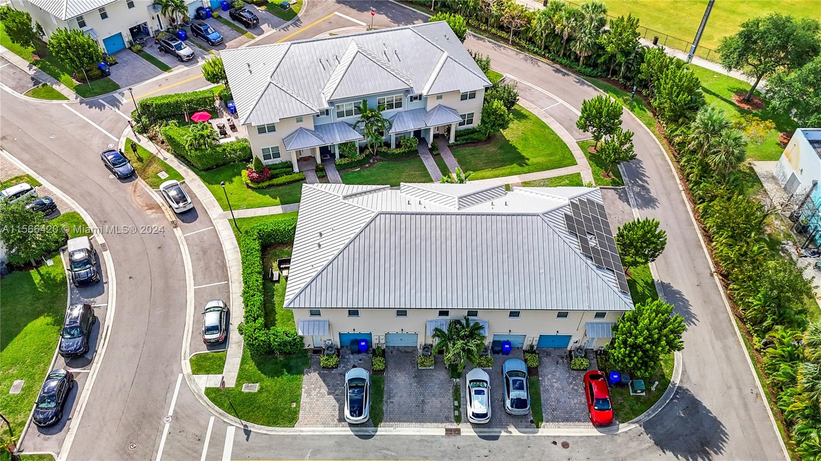 5040 Eucalyptus Dr 2, Hollywood, Florida 33021, 3 Bedrooms Bedrooms, ,2 BathroomsBathrooms,Residentiallease,For Rent,5040 Eucalyptus Dr 2,A11566420