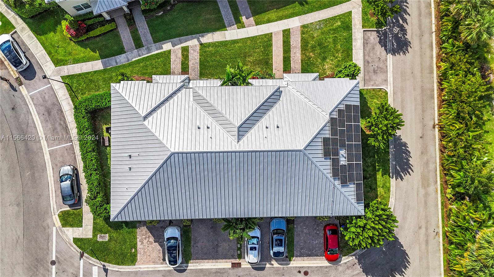 5040 Eucalyptus Dr 2, Hollywood, Florida 33021, 3 Bedrooms Bedrooms, ,2 BathroomsBathrooms,Residentiallease,For Rent,5040 Eucalyptus Dr 2,A11566420