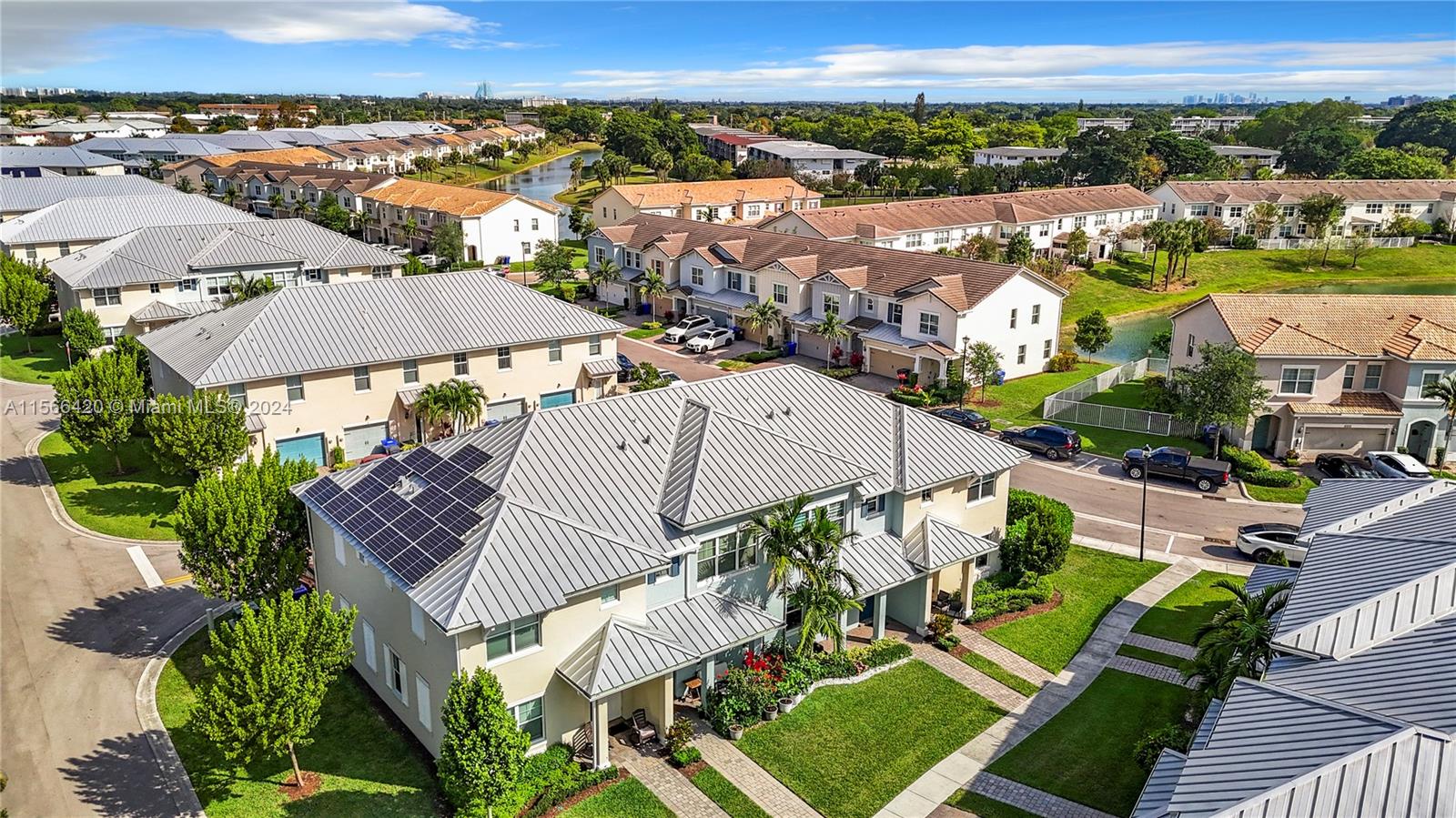 5040 Eucalyptus Dr 2, Hollywood, Florida 33021, 3 Bedrooms Bedrooms, ,2 BathroomsBathrooms,Residentiallease,For Rent,5040 Eucalyptus Dr 2,A11566420