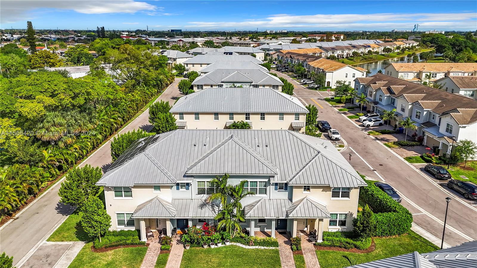 5040 Eucalyptus Dr 2, Hollywood, Florida 33021, 3 Bedrooms Bedrooms, ,2 BathroomsBathrooms,Residentiallease,For Rent,5040 Eucalyptus Dr 2,A11566420