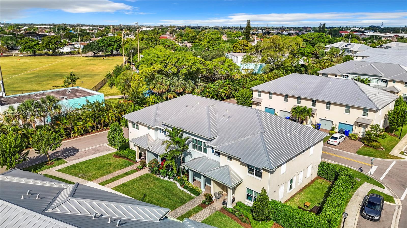 5040 Eucalyptus Dr 2, Hollywood, Florida 33021, 3 Bedrooms Bedrooms, ,2 BathroomsBathrooms,Residentiallease,For Rent,5040 Eucalyptus Dr 2,A11566420