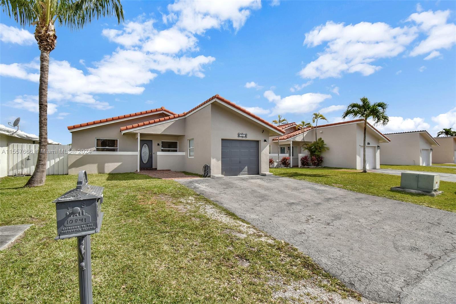 10841 SW 159th Ter  For Sale A11557666, FL