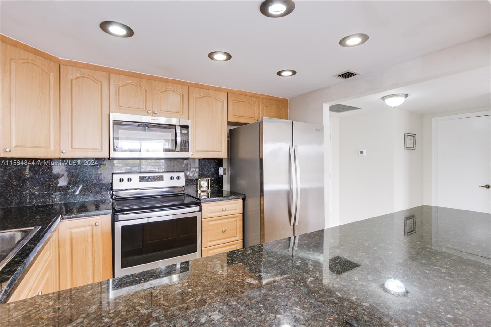 2500 Parkview Dr 503, Hallandale Beach, Florida 33009, 1 Bedroom Bedrooms, ,1 BathroomBathrooms,Residential,For Sale,2500 Parkview Dr 503,A11564844