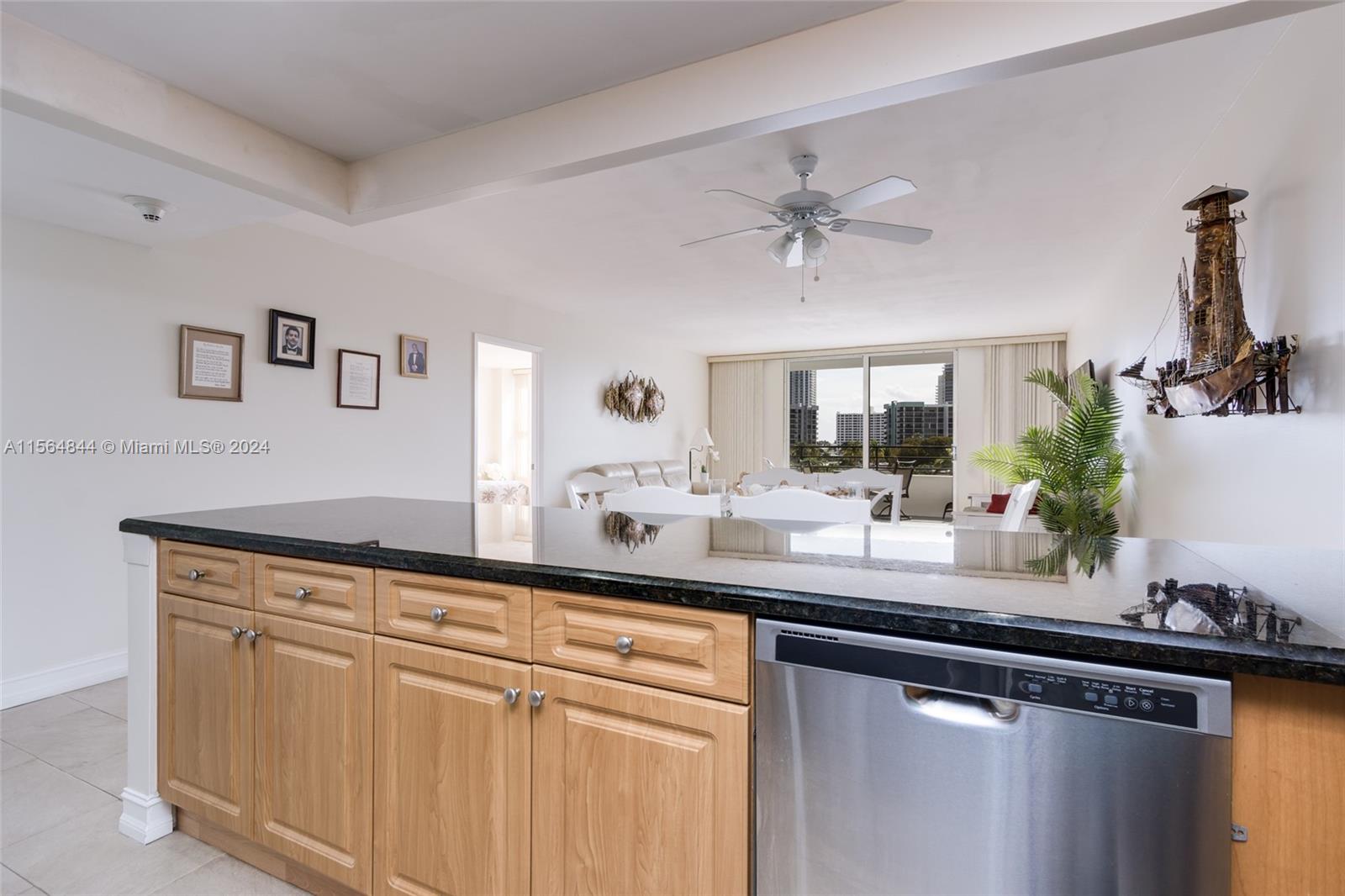 2500 Parkview Dr 503, Hallandale Beach, Florida 33009, 1 Bedroom Bedrooms, ,1 BathroomBathrooms,Residential,For Sale,2500 Parkview Dr 503,A11564844