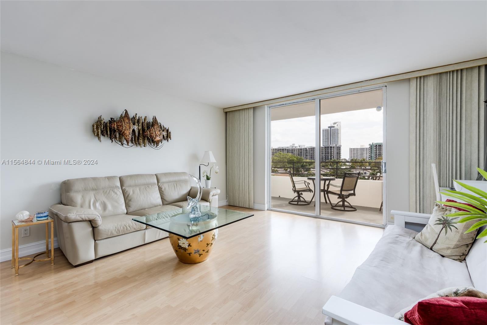 2500 Parkview Dr 503, Hallandale Beach, Florida 33009, 1 Bedroom Bedrooms, ,1 BathroomBathrooms,Residential,For Sale,2500 Parkview Dr 503,A11564844