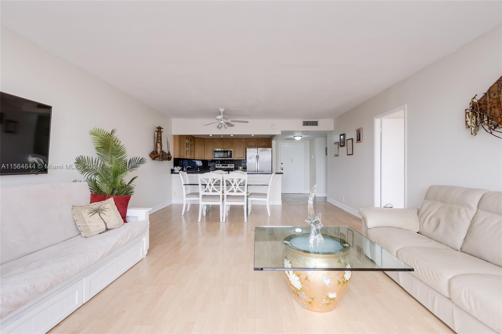 2500 Parkview Dr 503, Hallandale Beach, Florida 33009, 1 Bedroom Bedrooms, ,1 BathroomBathrooms,Residential,For Sale,2500 Parkview Dr 503,A11564844