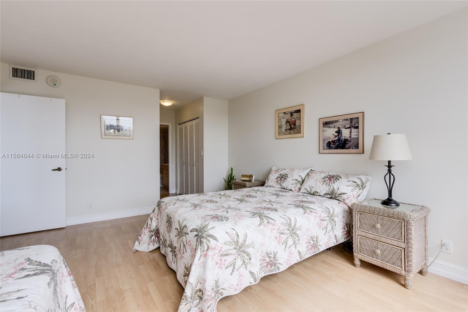 2500 Parkview Dr 503, Hallandale Beach, Florida 33009, 1 Bedroom Bedrooms, ,1 BathroomBathrooms,Residential,For Sale,2500 Parkview Dr 503,A11564844