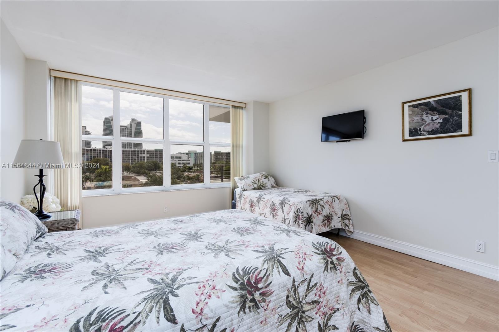 2500 Parkview Dr 503, Hallandale Beach, Florida 33009, 1 Bedroom Bedrooms, ,1 BathroomBathrooms,Residential,For Sale,2500 Parkview Dr 503,A11564844