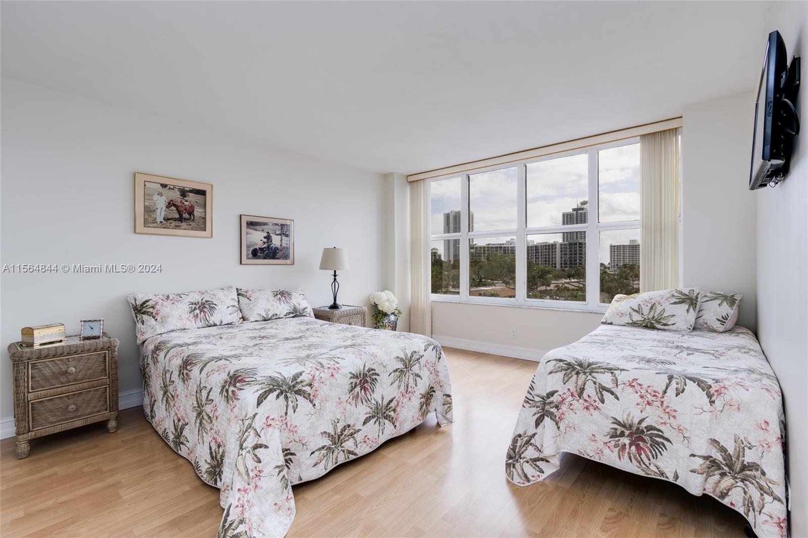 2500 Parkview Dr 503, Hallandale Beach, Florida 33009, 1 Bedroom Bedrooms, ,1 BathroomBathrooms,Residential,For Sale,2500 Parkview Dr 503,A11564844