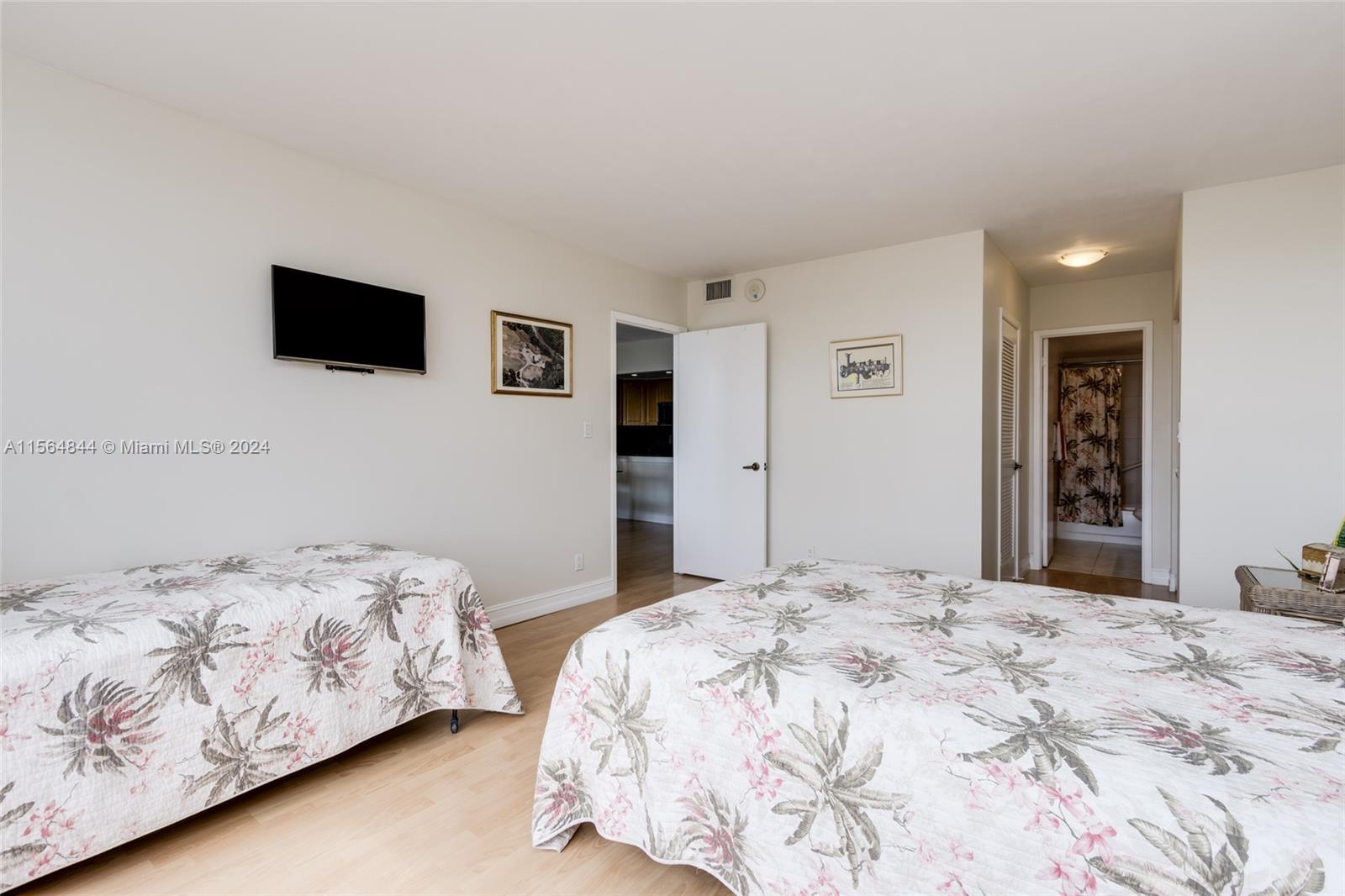 2500 Parkview Dr 503, Hallandale Beach, Florida 33009, 1 Bedroom Bedrooms, ,1 BathroomBathrooms,Residential,For Sale,2500 Parkview Dr 503,A11564844