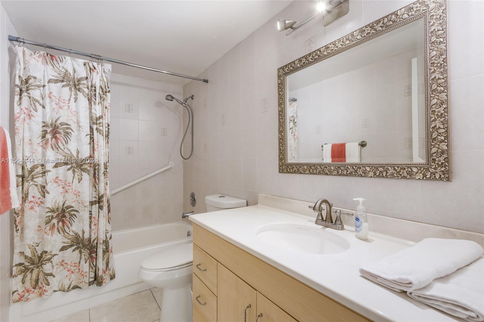 2500 Parkview Dr 503, Hallandale Beach, Florida 33009, 1 Bedroom Bedrooms, ,1 BathroomBathrooms,Residential,For Sale,2500 Parkview Dr 503,A11564844