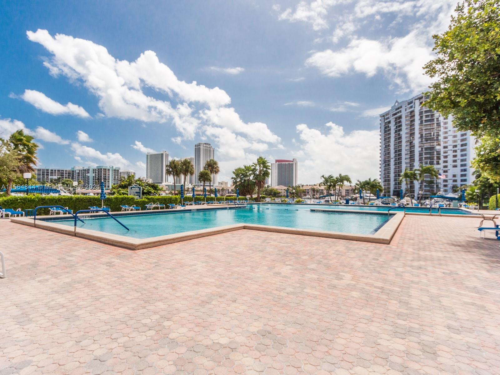 2500 Parkview Dr 503, Hallandale Beach, Florida 33009, 1 Bedroom Bedrooms, ,1 BathroomBathrooms,Residential,For Sale,2500 Parkview Dr 503,A11564844