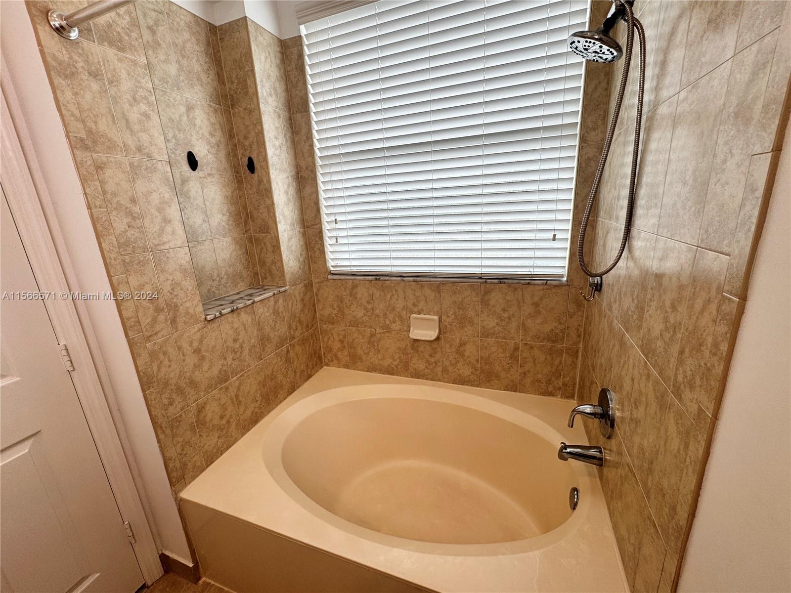 14941 SW 41st Ln, Miami, Florida 33185, 3 Bedrooms Bedrooms, ,3 BathroomsBathrooms,Residentiallease,For Rent,14941 SW 41st Ln,A11566571