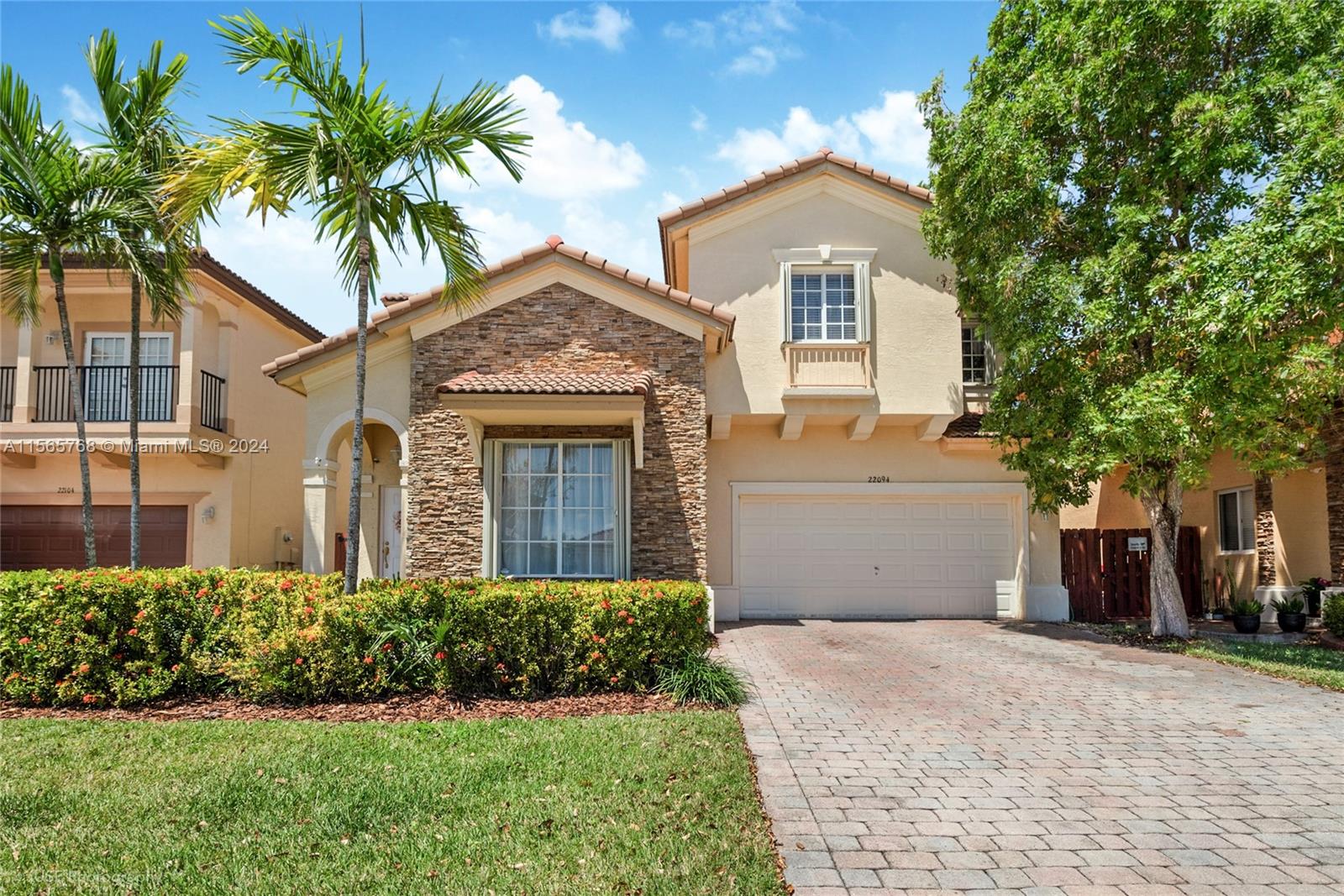 22094 SW 88th Ct  For Sale A11565768, FL
