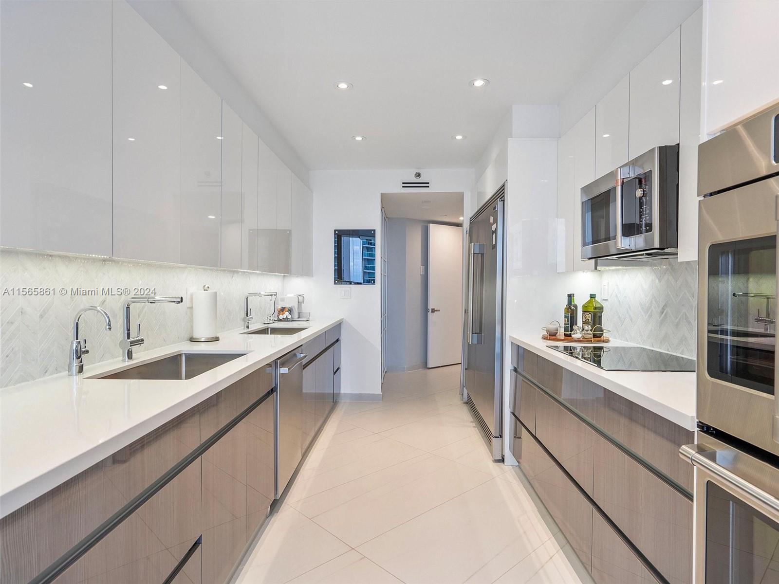 19500 Turnberry Way 11E, Aventura, Florida 33180, 2 Bedrooms Bedrooms, ,2 BathroomsBathrooms,Residential,For Sale,19500 Turnberry Way 11E,A11565861