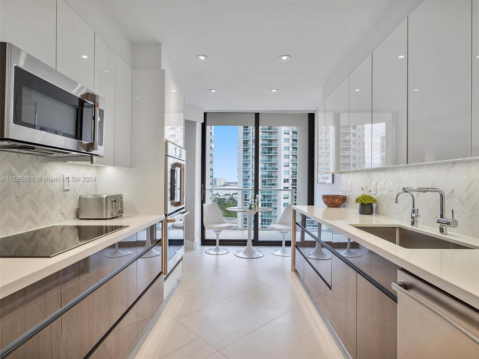 19500 Turnberry Way 11E, Aventura, Florida 33180, 2 Bedrooms Bedrooms, ,2 BathroomsBathrooms,Residential,For Sale,19500 Turnberry Way 11E,A11565861