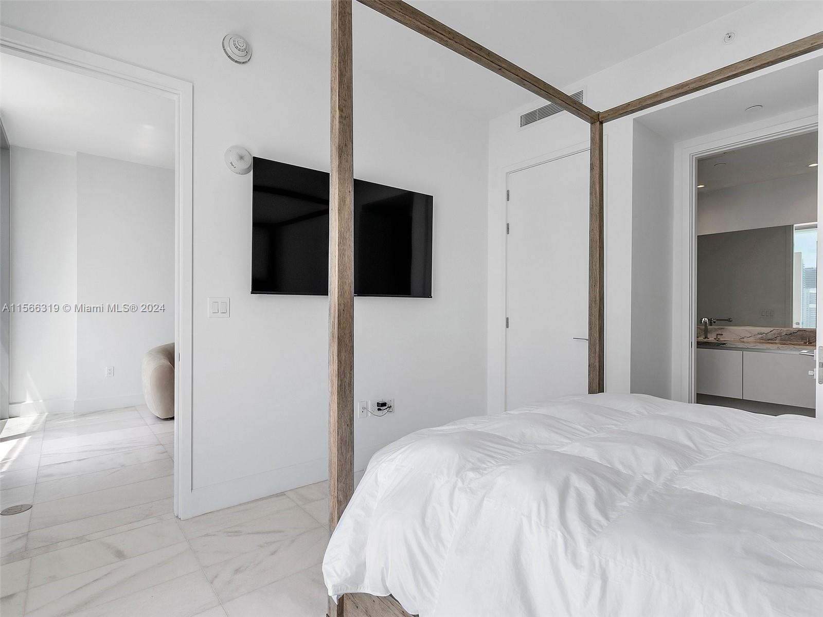 700 NE 26th Ter 2704, Miami, Florida 33137, 1 Bedroom Bedrooms, ,1 BathroomBathrooms,Residential,For Sale,700 NE 26th Ter 2704,A11566319