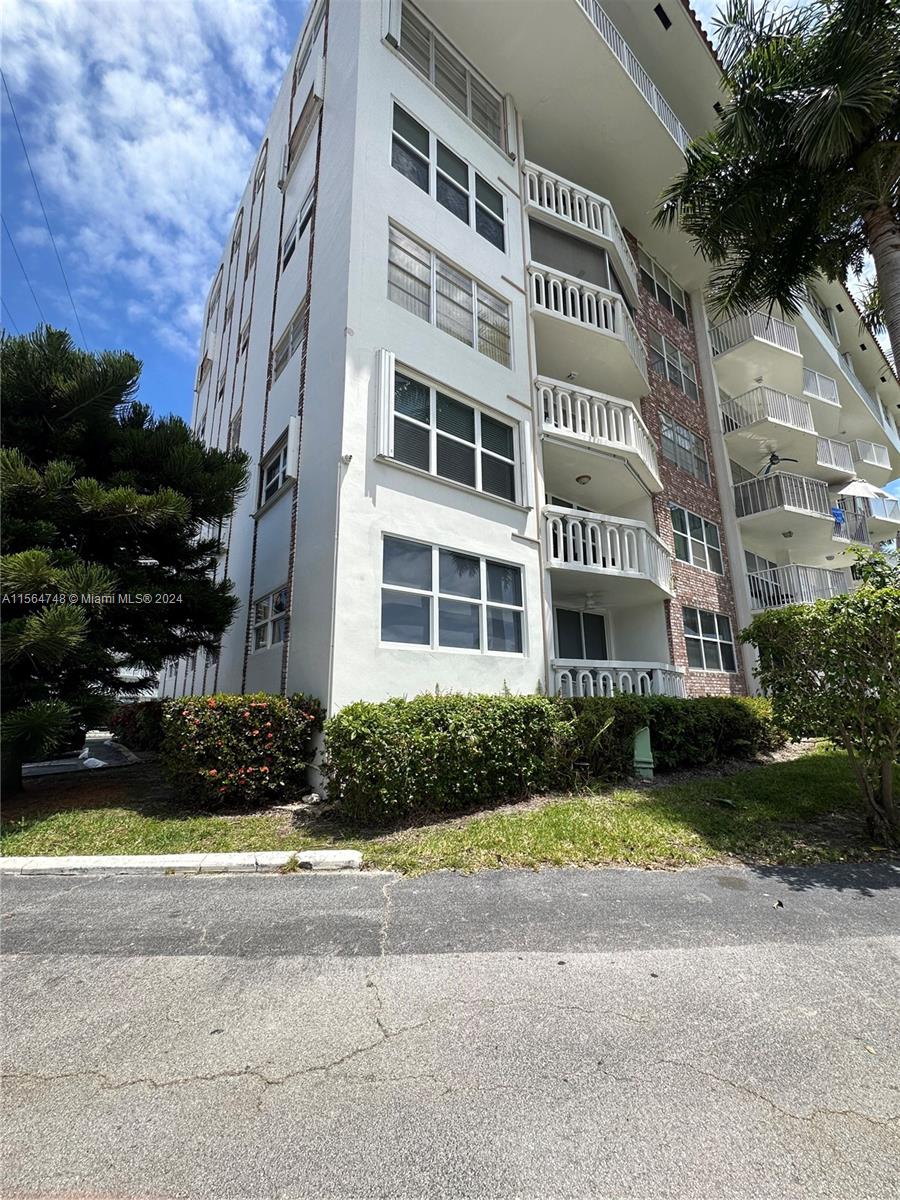 3199 S Ocean Dr 207, Hallandale Beach, Florida 33009, 1 Bedroom Bedrooms, ,1 BathroomBathrooms,Residential,For Sale,3199 S Ocean Dr 207,A11564748