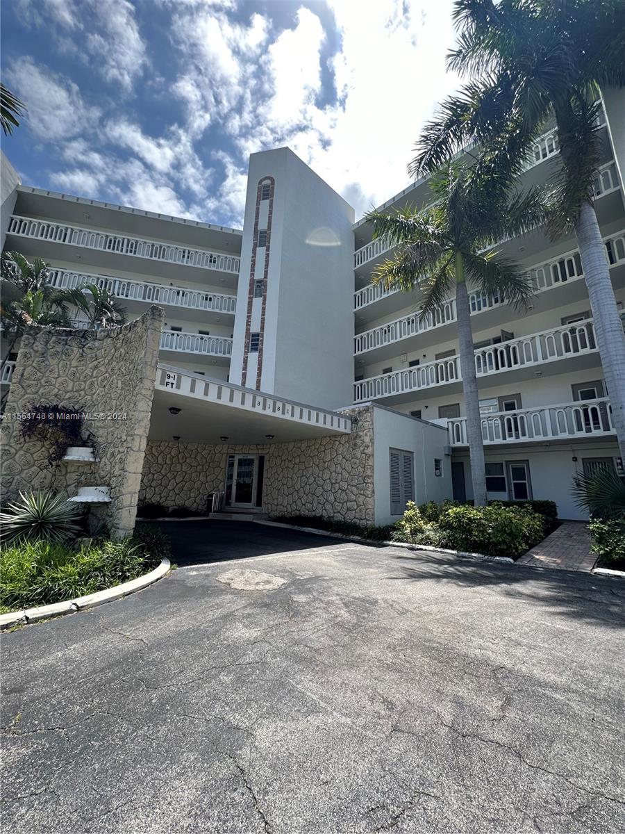 3199 S Ocean Dr 207, Hallandale Beach, Florida 33009, 1 Bedroom Bedrooms, ,1 BathroomBathrooms,Residential,For Sale,3199 S Ocean Dr 207,A11564748