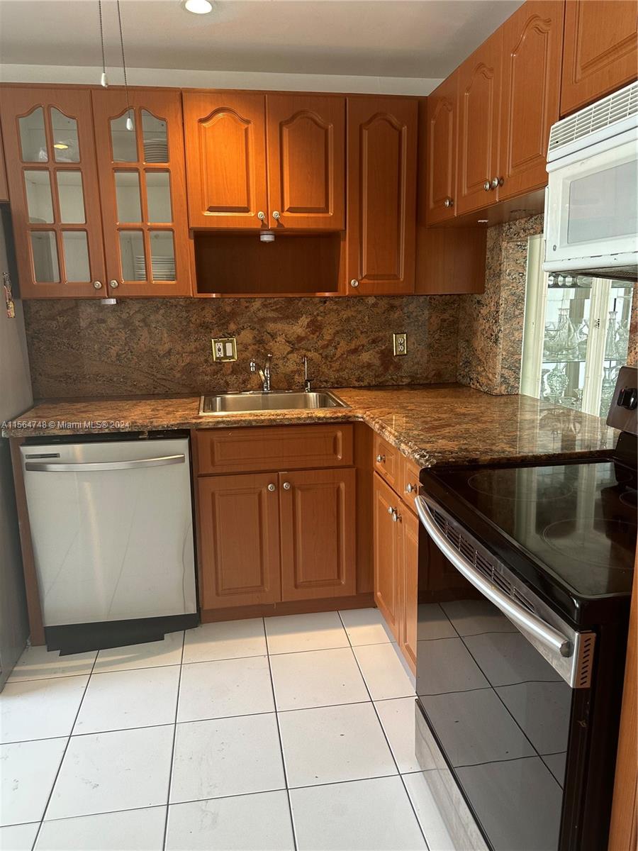 3199 S Ocean Dr 207, Hallandale Beach, Florida 33009, 1 Bedroom Bedrooms, ,1 BathroomBathrooms,Residential,For Sale,3199 S Ocean Dr 207,A11564748