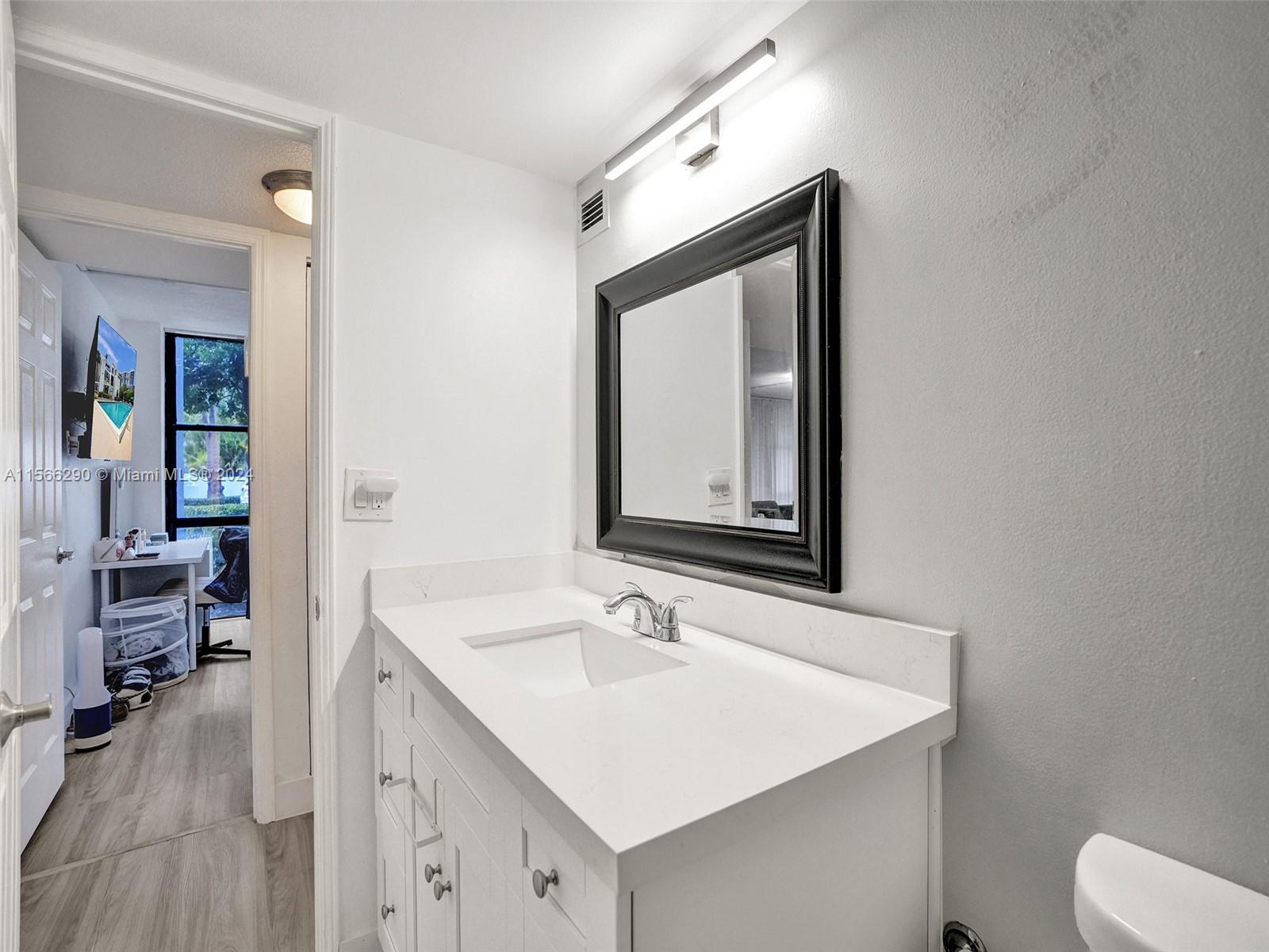 800 Parkview Dr 131, Hallandale Beach, Florida 33009, 3 Bedrooms Bedrooms, ,2 BathroomsBathrooms,Residential,For Sale,800 Parkview Dr 131,A11566290